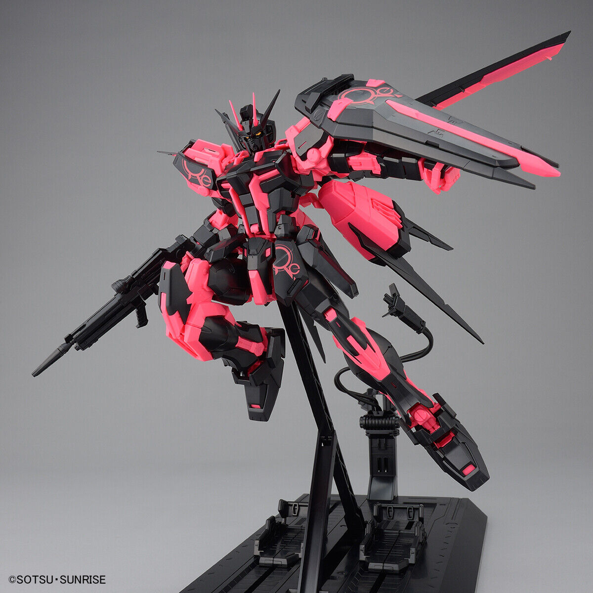 MG Aile Strike Gundam Ver. RM Recirculation Color / Neon Pink